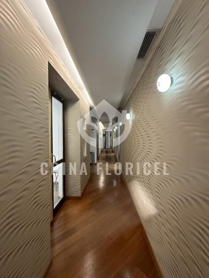 Apartament cu 5 camere decomandat în Calea Victoriei