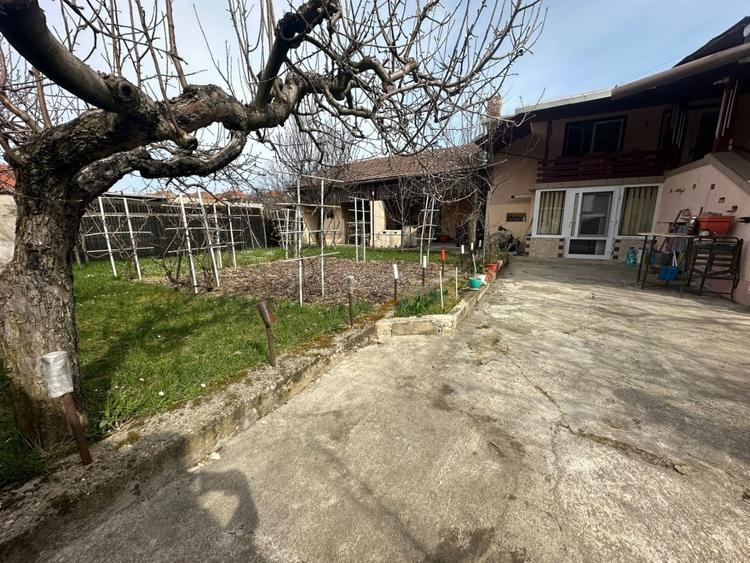 Casă individuală cu 3 camere cu Canalizare în Cugir