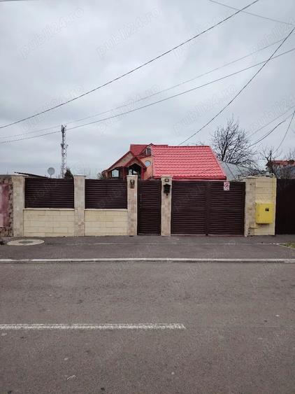 Casă cu 6 camere cu Teren 390 Mp în Central