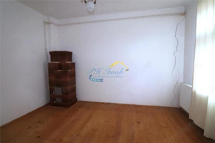 Apartament cu 3 camere în Podul Vadului