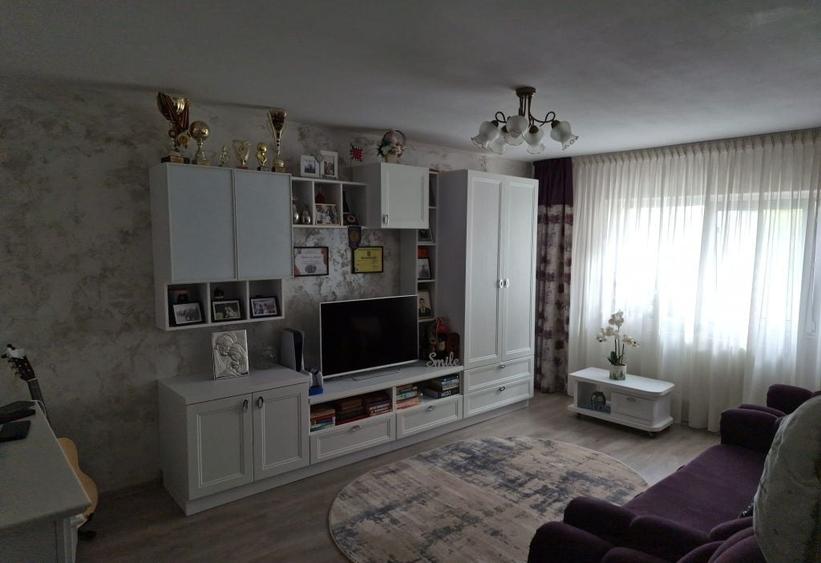 Apartament cu 2 camere decomandat în Valea Adâncă