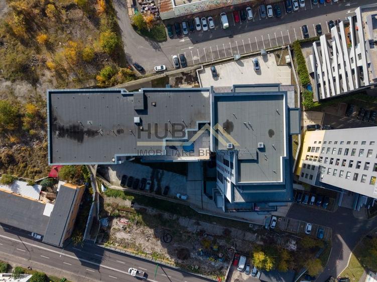 Penthouse cu 6 camere decomandat în Răcădău