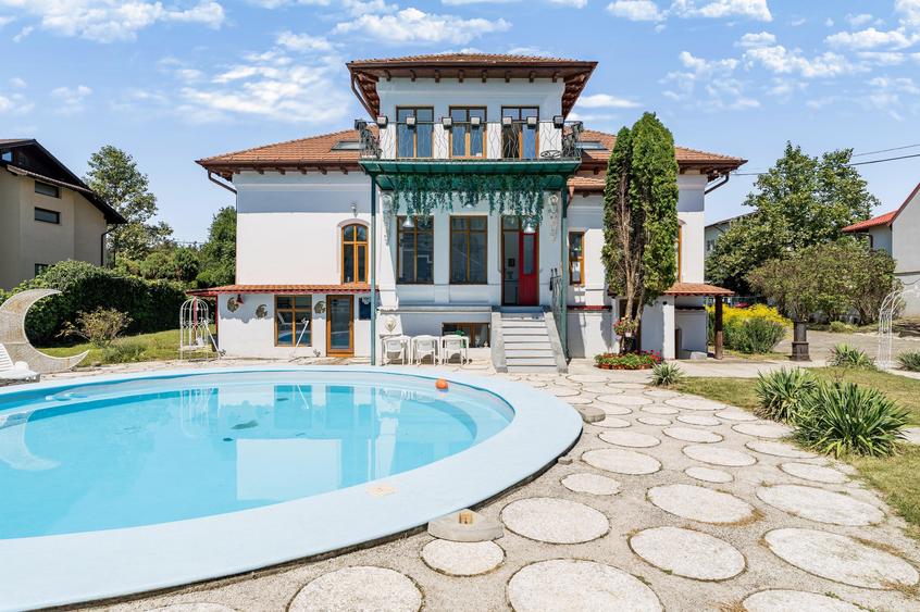 Casă individuală cu 21 camere cu Piscina în Central