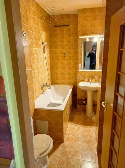 Apartament cu 2 camere semidecomandat în Intim