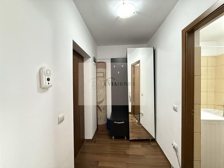 Apartament cu 2 camere semidecomandat, mobilat în Central