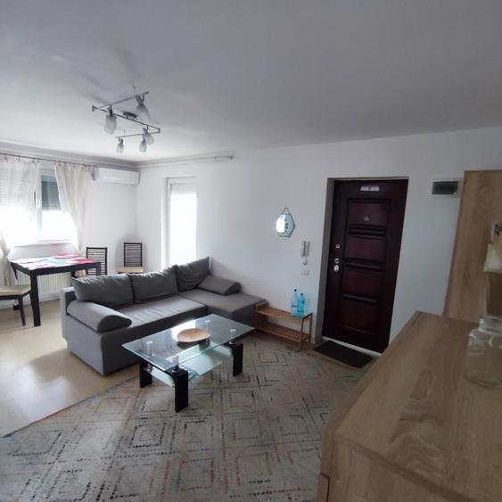 Apartament cu 2 camere nedecomandat în Giroc
