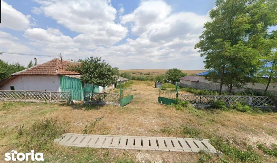 Casă cu 2 camere cu Teren 1215 Mp în Cerchezu