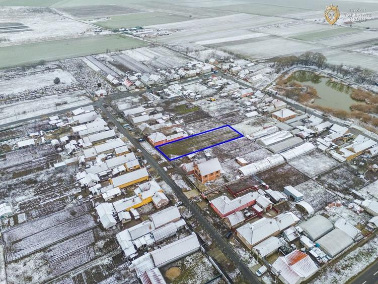 Teren Construcții intravilan de 1400 mp, în Central