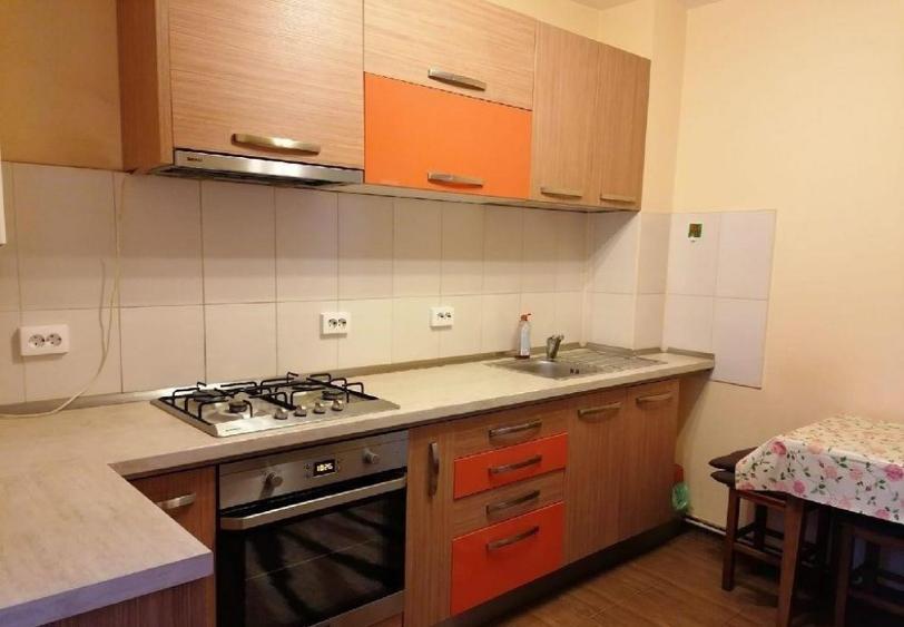 Apartament cu 2 camere decomandat în Baba Novac