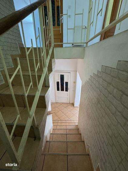 Casă cu 4 camere în Mărgeanului