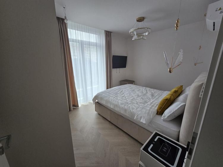 Apartament cu 3 camere decomandat în Aradului