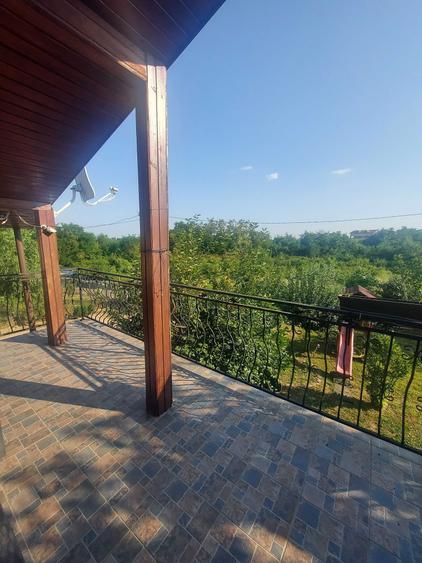 Casă cu 4 camere în Păulești