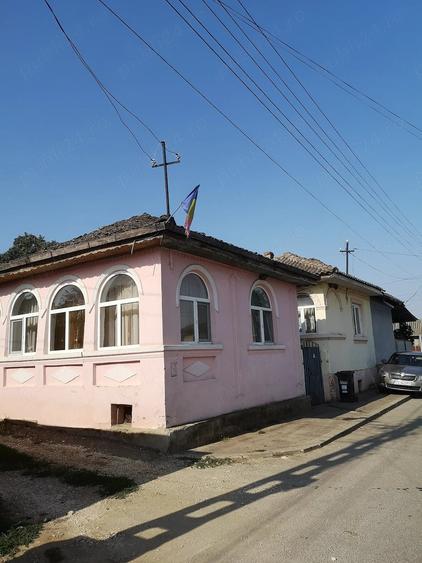 Casă cu 5 camere cu Teren 220 Mp în Ostrov