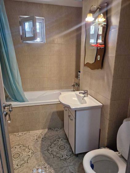 Apartament cu 2 camere semidecomandat în Sărari