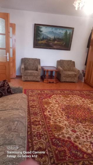 Casă cu 5 camere cu Teren 395 Mp în Central