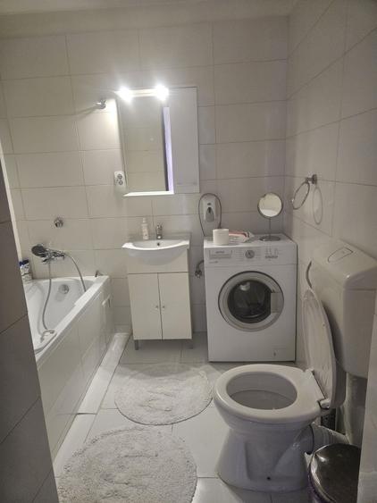 Casă cu 2 camere decomandat în Tineretului