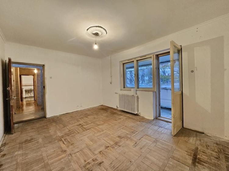 Apartament cu 3 camere decomandat în Războieni