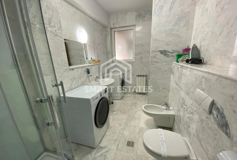 Penthouse cu 5 camere decomandat în Timpuri Noi