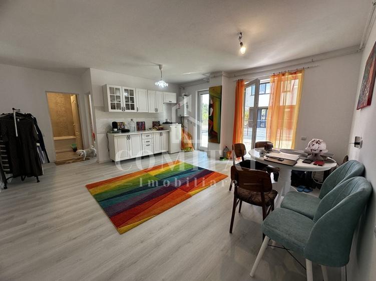 Apartament cu 3 camere semidecomandat, mobilat în Florești — fotografia 1