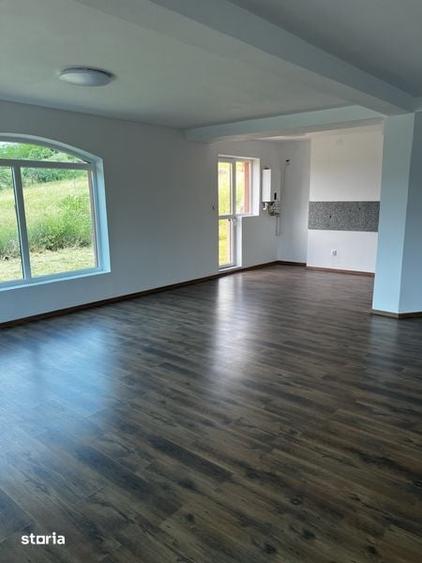 Casă cu 4 camere cu Teren 160 Mp în Central