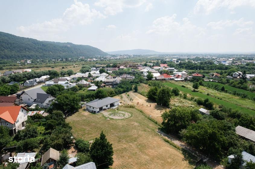 Casă cu 5 camere cu Teren 4242 Mp în Vânători-Neamț