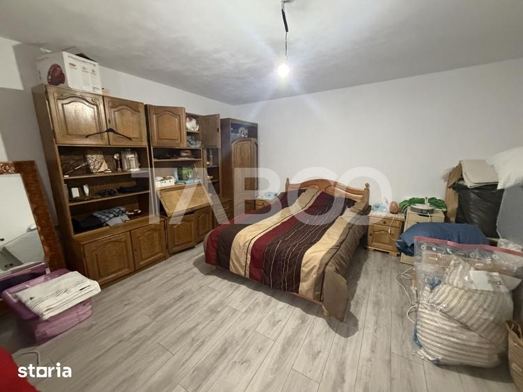 Casă cu 8 camere cu Teren 5724 Mp în Recea