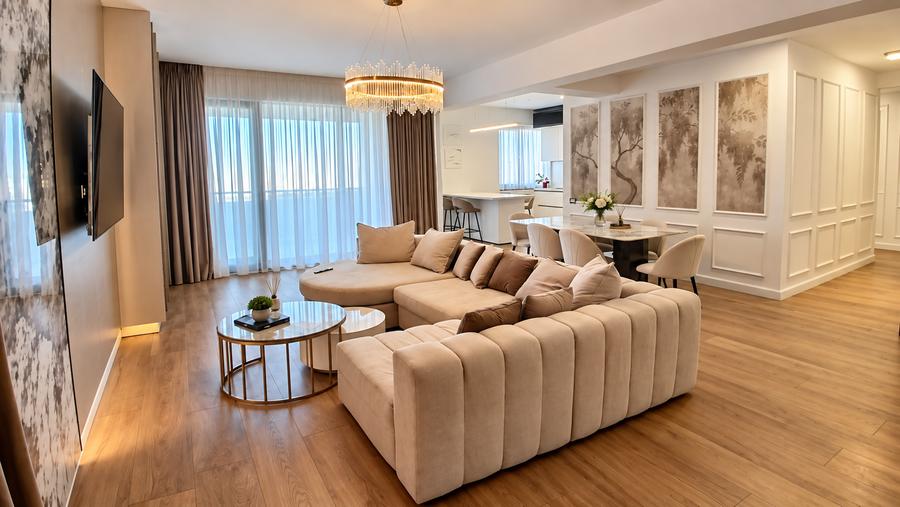 Penthouse cu 4 camere decomandat în Pipera