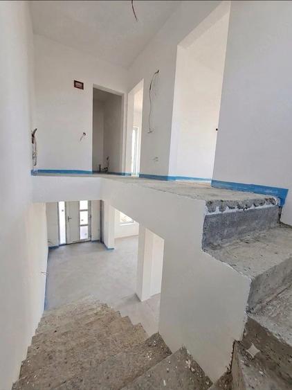 Casă cu Teren 202 Mp în Central