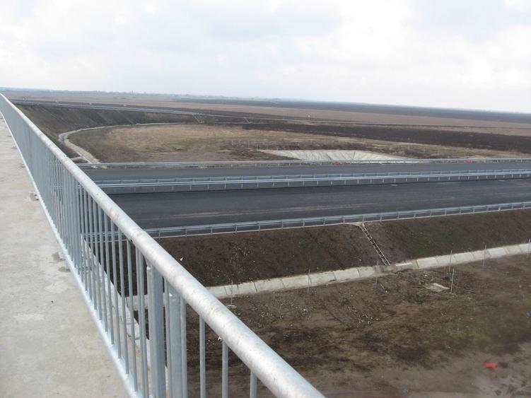Teren Construcții intravilan de 8500 mp, în Ștefăneștii de Jos
