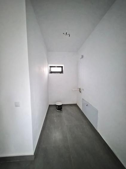 Duplex cu 5 camere cu Canalizare în Haliu