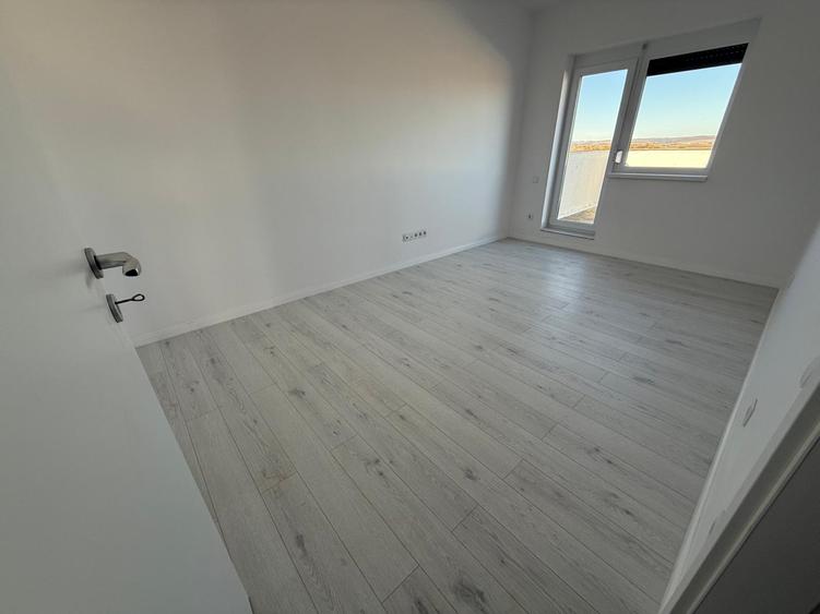 Penthouse 2 camere, terasa 14 mp, lift, dressing, incalz pardos, geam baie + TVA - 5