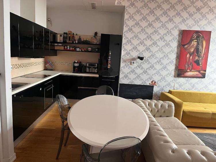Apartament cu 3 camere semidecomandat, mobilat în Vitan-Bârzești