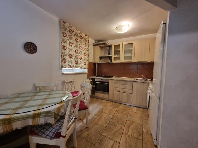 Apartament cu 3 camere decomandat în Tineretului