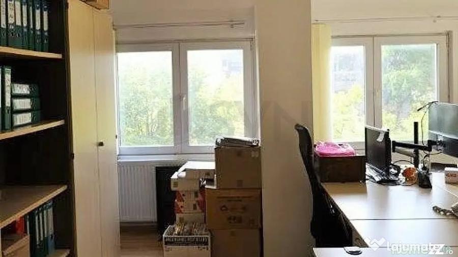 Casă cu 8 camere cu Teren 355 Mp în Nordului