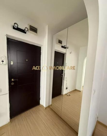 Apartament cu 2 camere semidecomandat, mobilat în Vatra Luminoasă