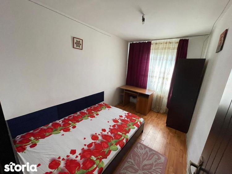 Apartament cu 3 camere decomandat, mobilat în Lăpuș
