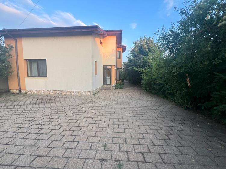 Casă cu 5 camere cu Canalizare în Gulia