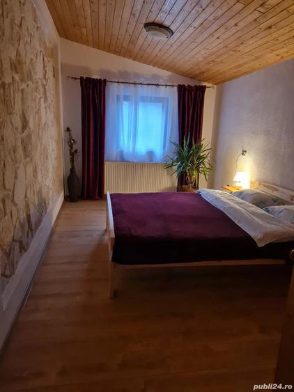 Casă cu 6 camere cu Teren 1000 Mp în Marga