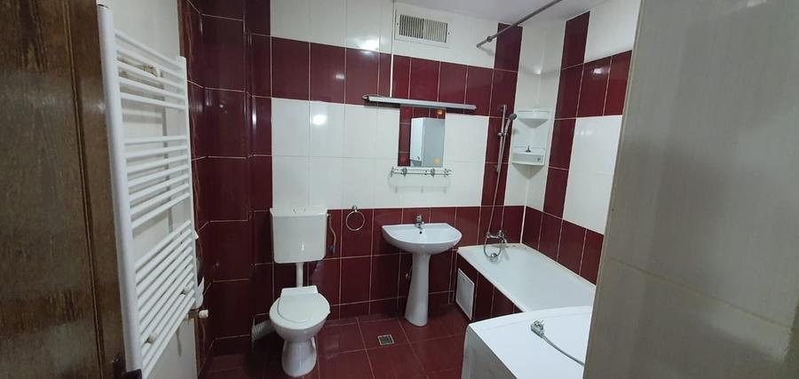 Apartament cu 2 camere semidecomandat în Tei
