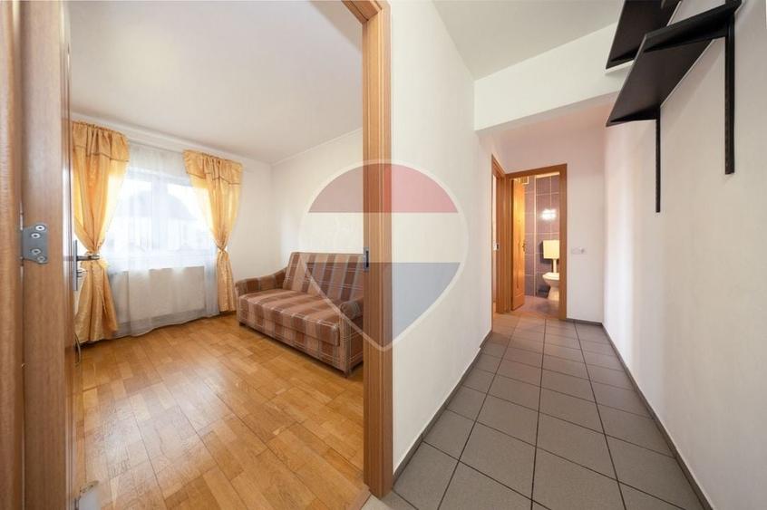 Apartament cu 3 camere decomandat, mobilat în Tractorul