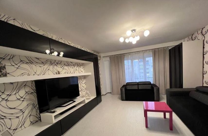 Apartament cu 3 camere semidecomandat, mobilat în 13 Septembrie