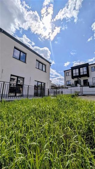Apartament cu 3 camere decomandat în Bucium