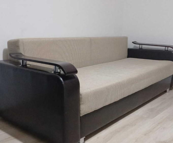 Garsonieră în Titan