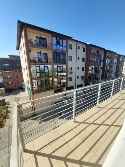 Apartament cu 2 camere decomandat în Roșu