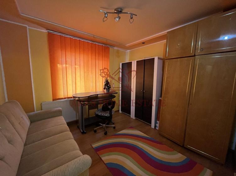 Apartament cu 3 camere decomandat în Dâmbovița