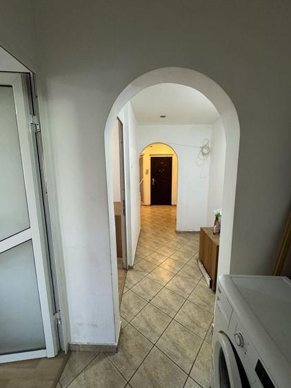 Apartament cu 3 camere decomandat, mobilat în Păcurari