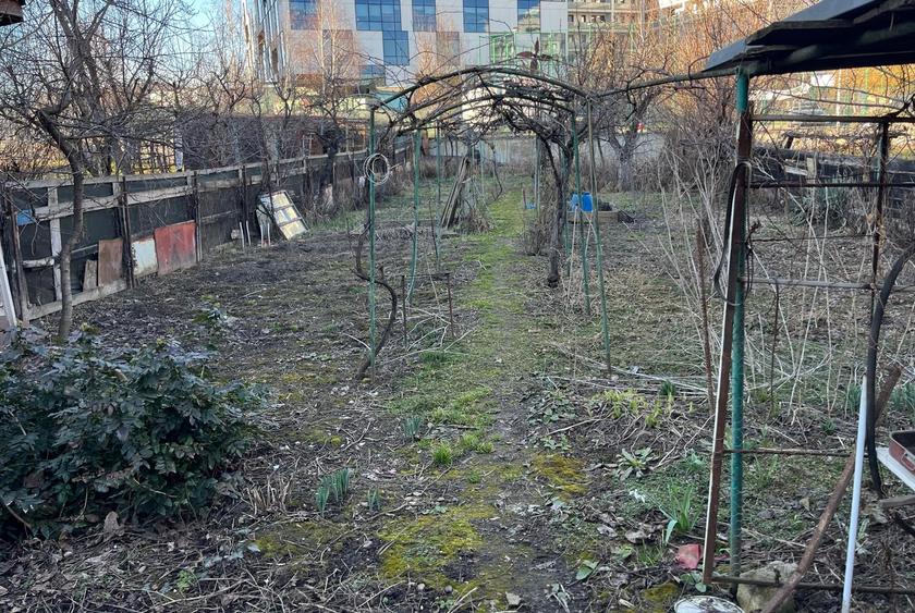 Casă individuală cu 2 camere cu Canalizare în Mărăști