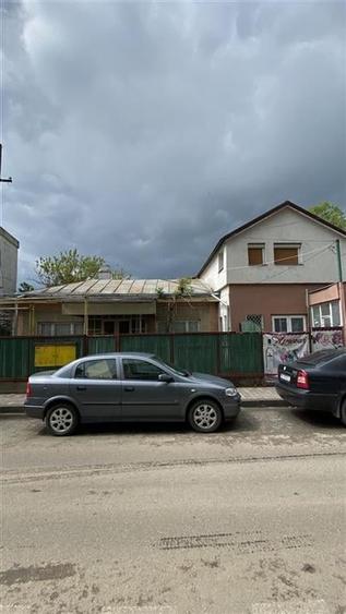 Casă individuală cu 7 camere cu Canalizare în 9 Mai