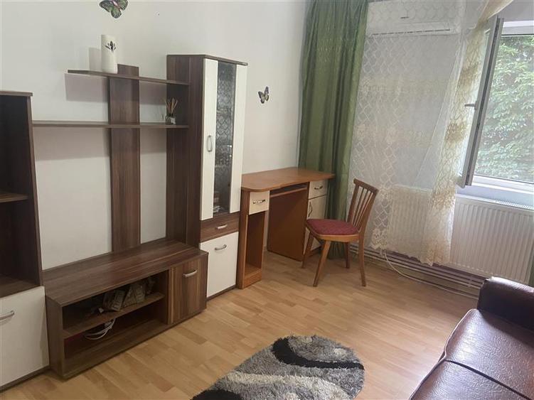 Apartament 2 camere , cartier Sud , et 2 4 , centrala termica proprie , mobilat - 2