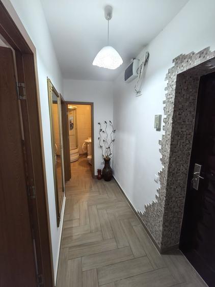 Garsonieră decomandată în Central